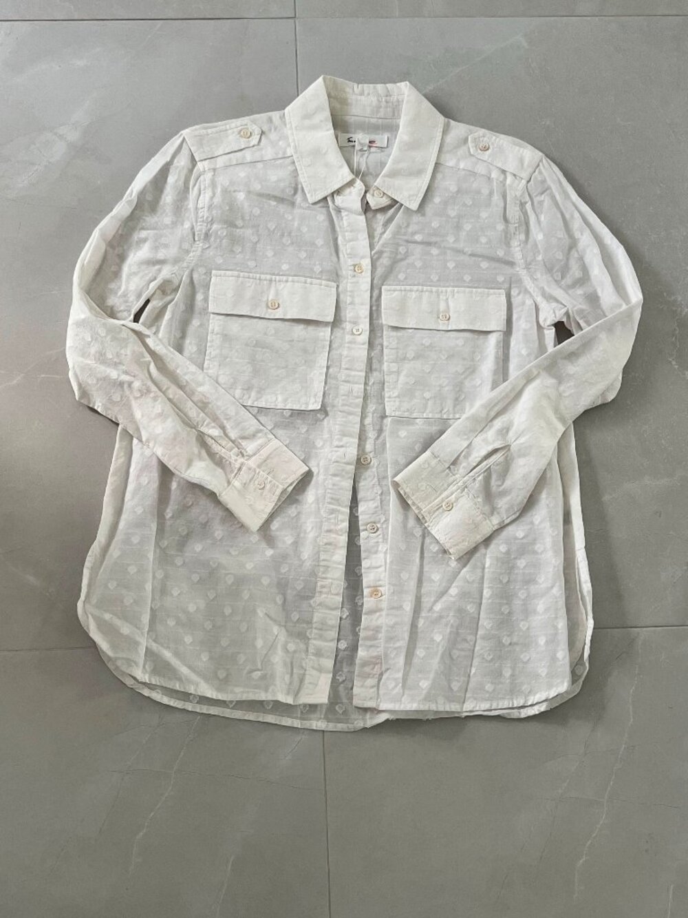 TWO by Vince Camuto White Swiss Dot Utility Button Down Shirt (Size Small)